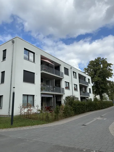 Modernes Wohnen in Biesdorf: 2-Zimmer-Wohnung mit Balkon — photo 1